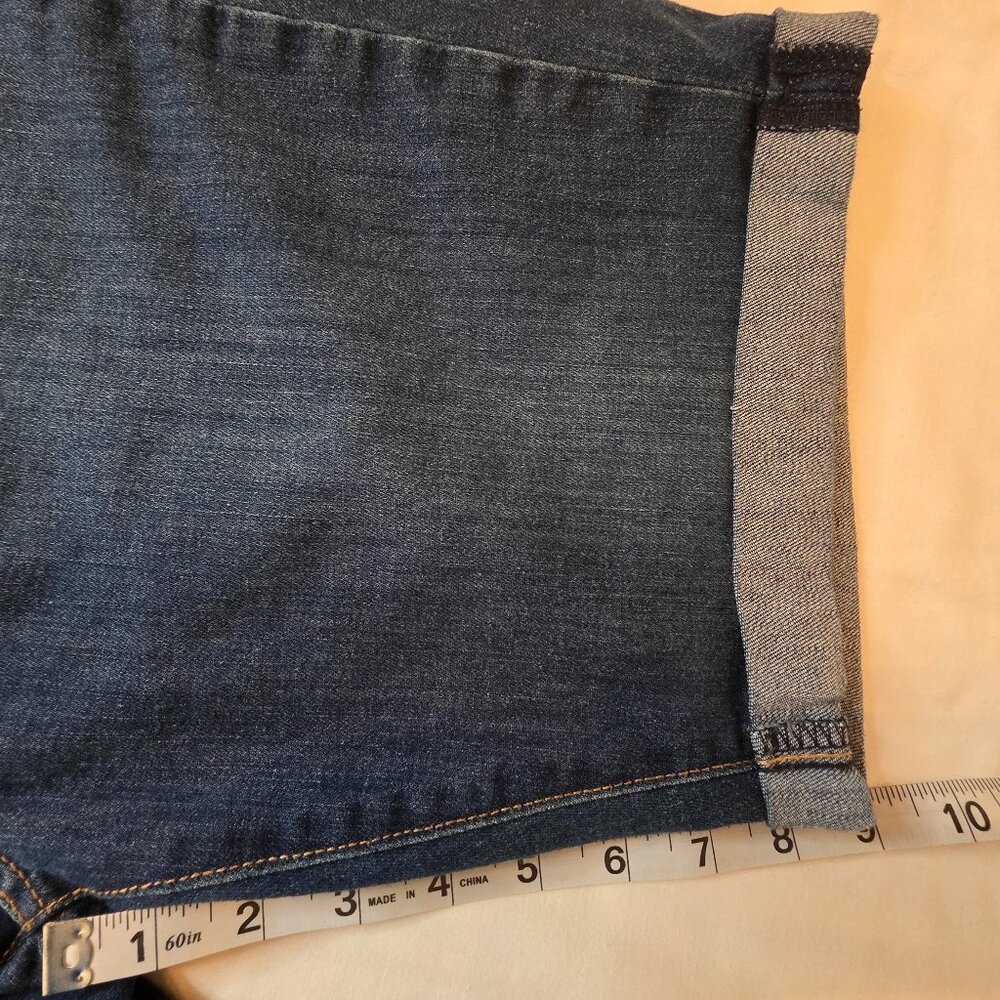 Signature by Levi Strauss Women's Rollup Bermuda Shorts, Size 12/31 - Picture 5 of 9